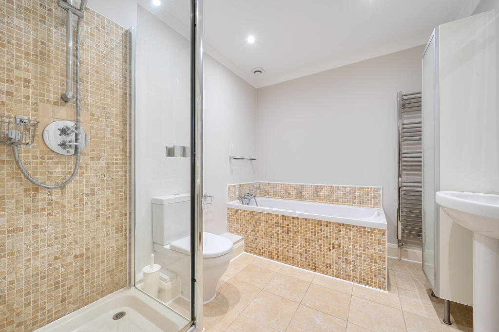 House in Tonbridge - View 4