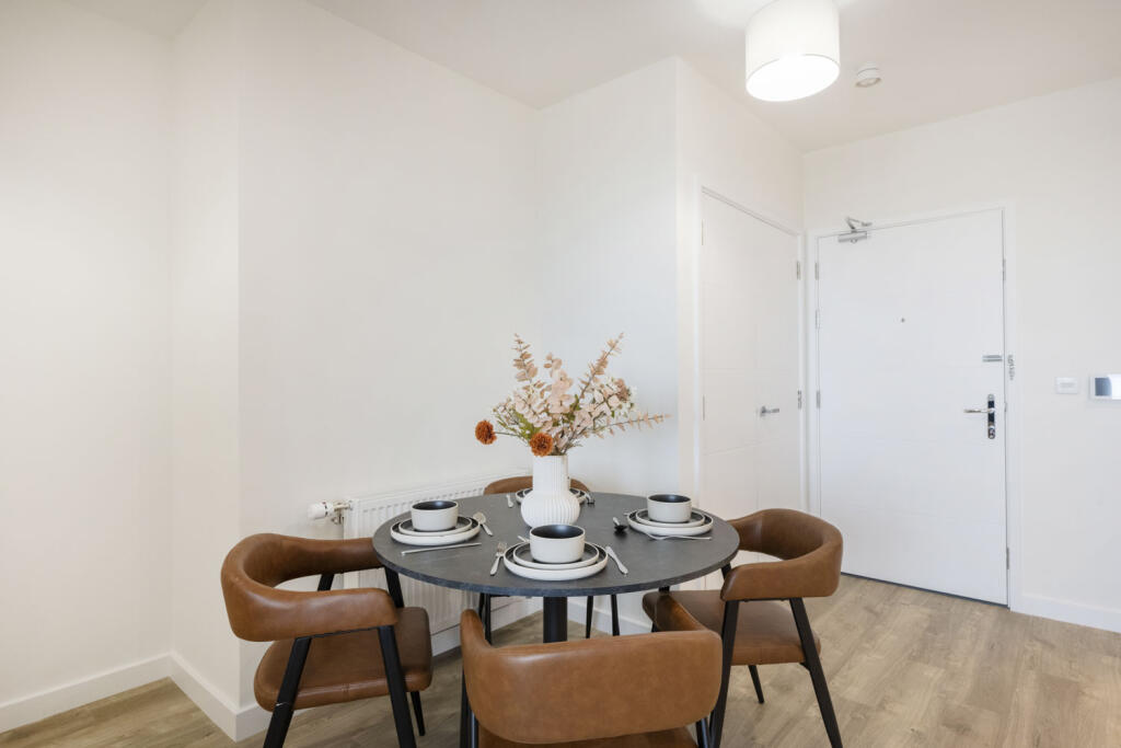 Apartment in Twickenham - View 5