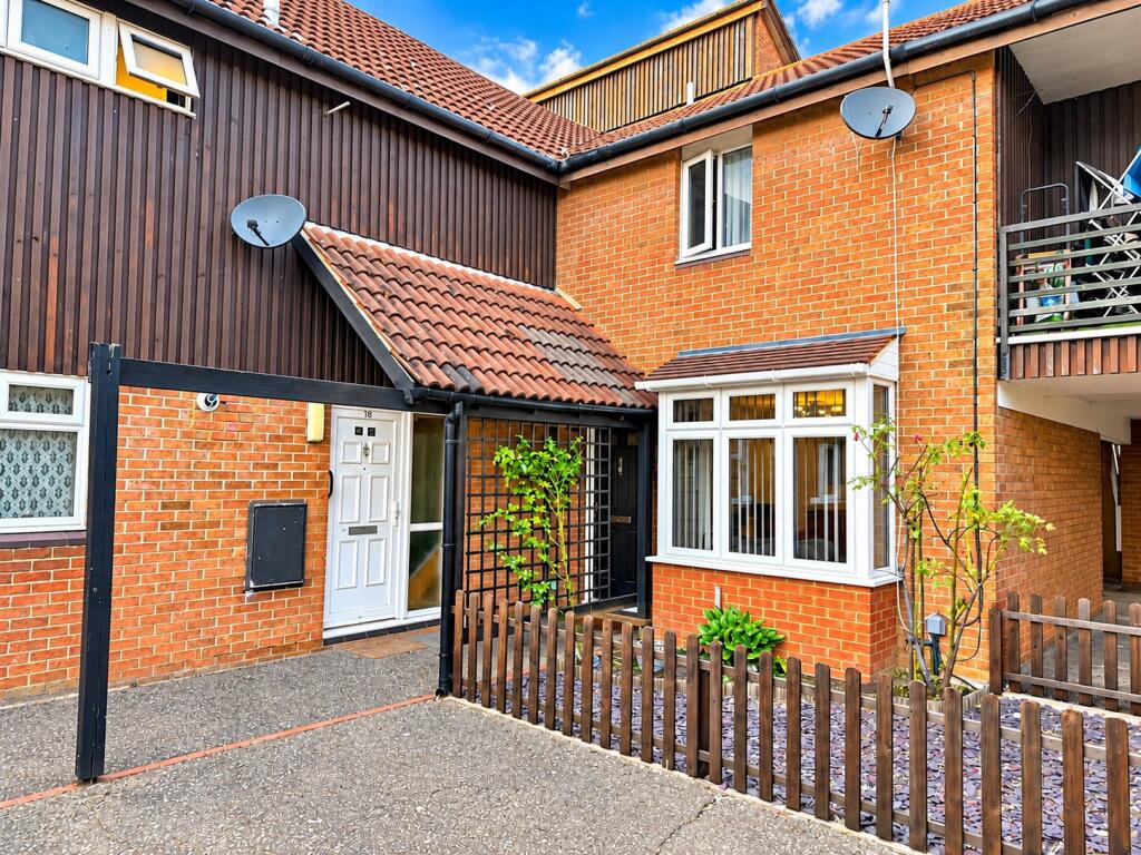 3-bed terraced on Havengore, Basildon, Essex, SS13, £310,000
