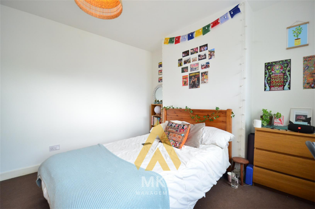 5 bedroom terraced house for rent