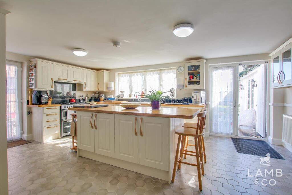House in Clacton-on-Sea, Jaywick - View 3