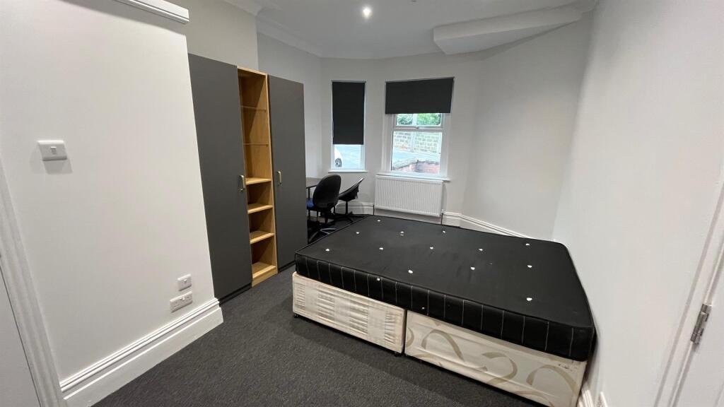 6 bedroom house for rent
