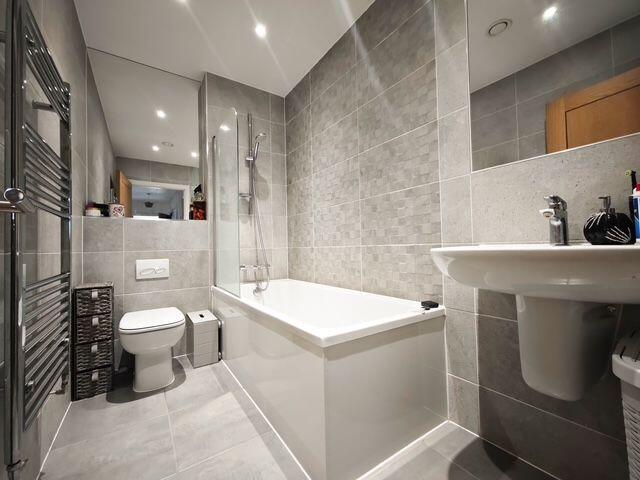 Apartment in Luton - View 4