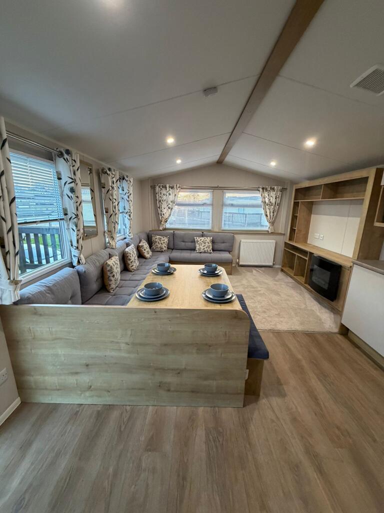3-bed caravan on Three Bed Willerby Kelston, Crofthead Holiday Park, McNairston, Ayr, South Ayrshire, KA6 6EN, £36,995