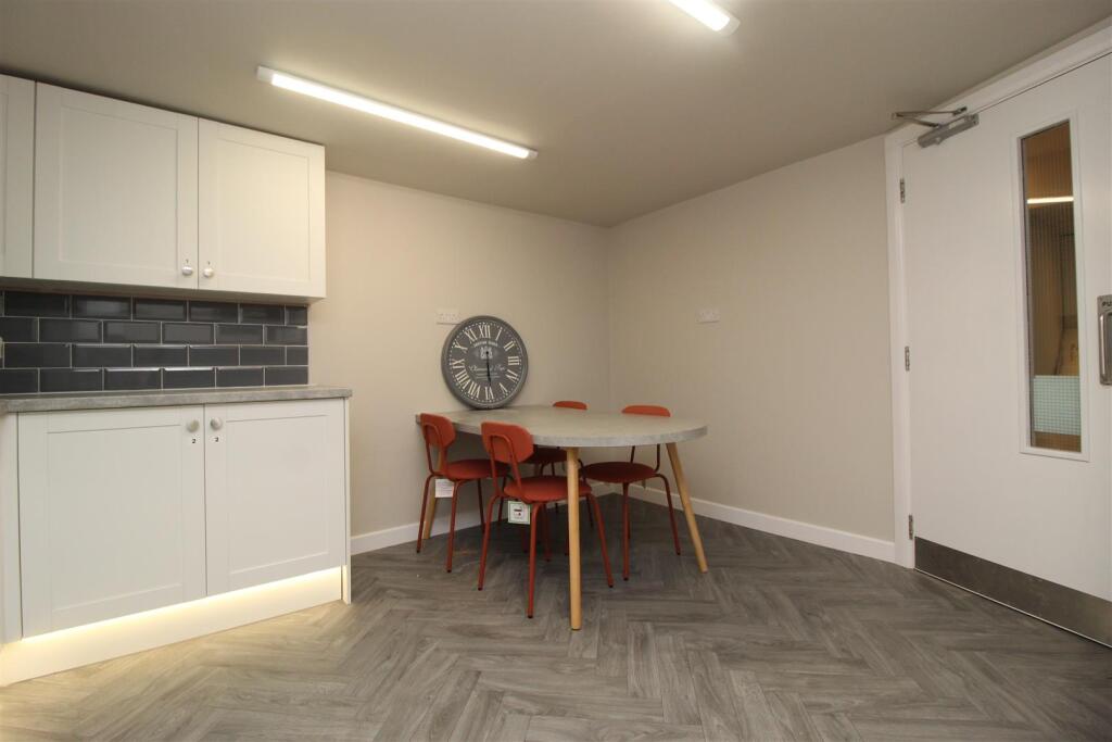 House in Leeds - View 5