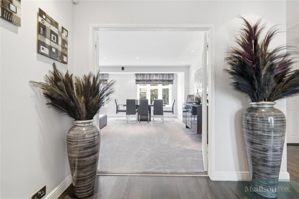Hainault Grove, Chigwell, Essex, IG7 – pohled 4