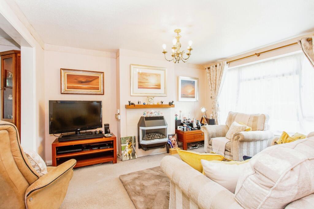 Kingfisher Close, Shoeburyness, Southend-on-Sea, Essex, SS3 photo 2