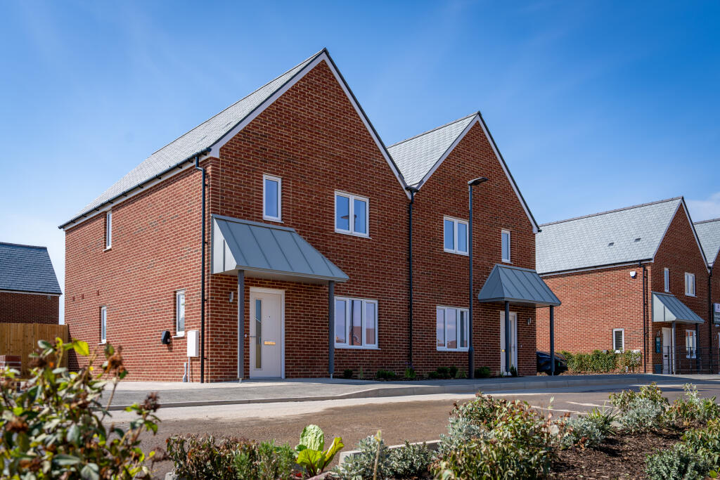 Main image of property: Fitzalan Road,
Littlehampton,
BN17 6FE