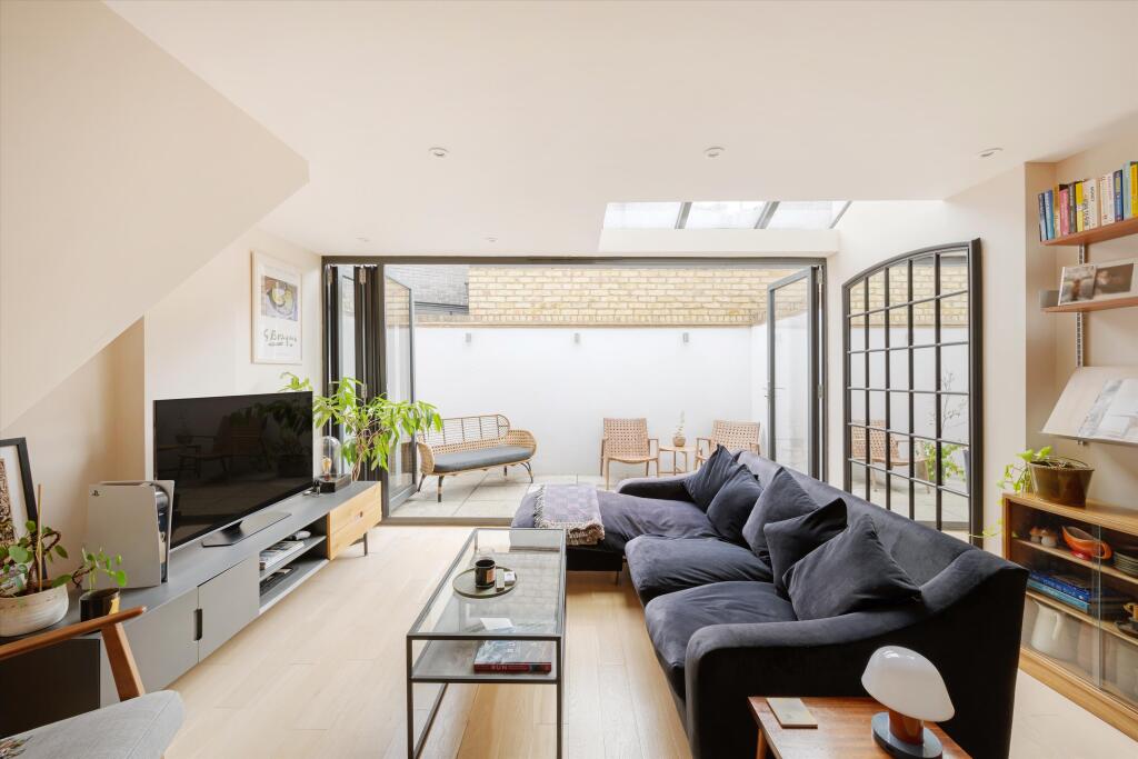 Main image of property: Gloucester Avenue, London NW1