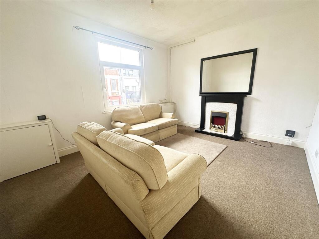 Apartment in Portsmouth - More