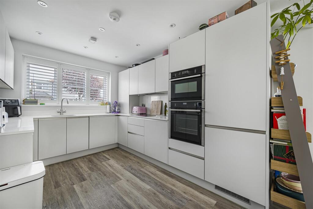 House in Dartford - View 4