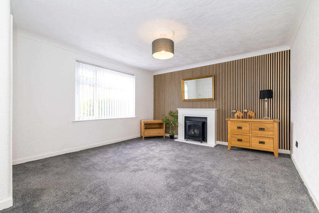 House in Wigan, Shevington - More