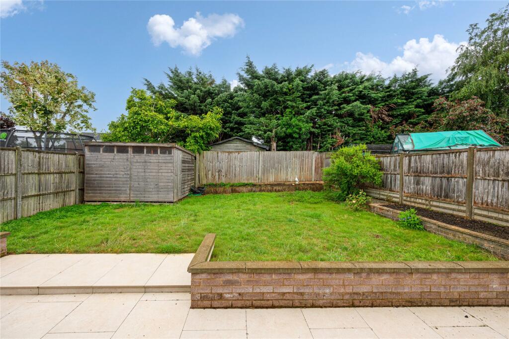Manor Road, Toddington, Bedfordshire, LU5 photo 4