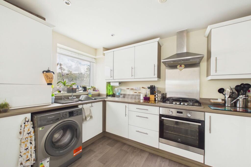 Apartment in Torquay, Torbay - View 5