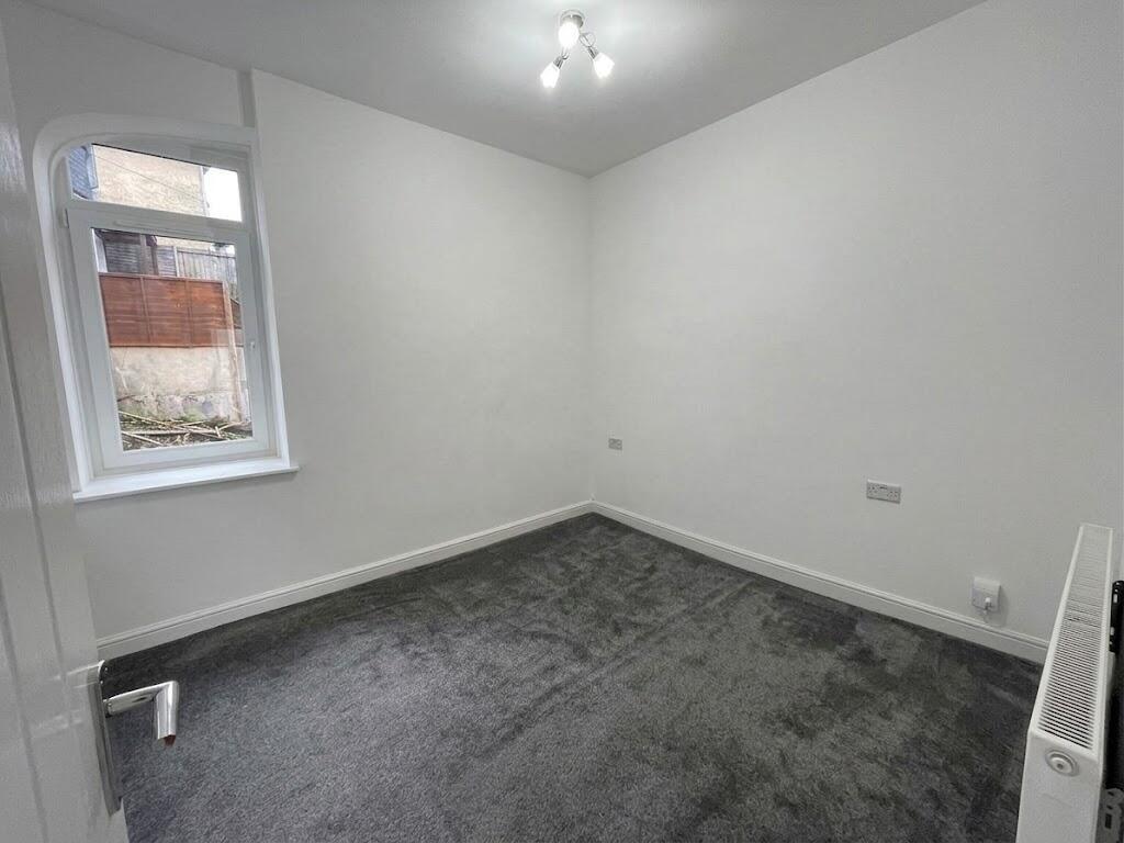 Apartment in Swansea - View 4