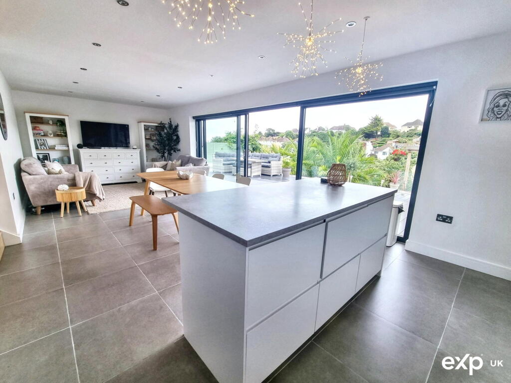 House in Paignton, Shorton - More