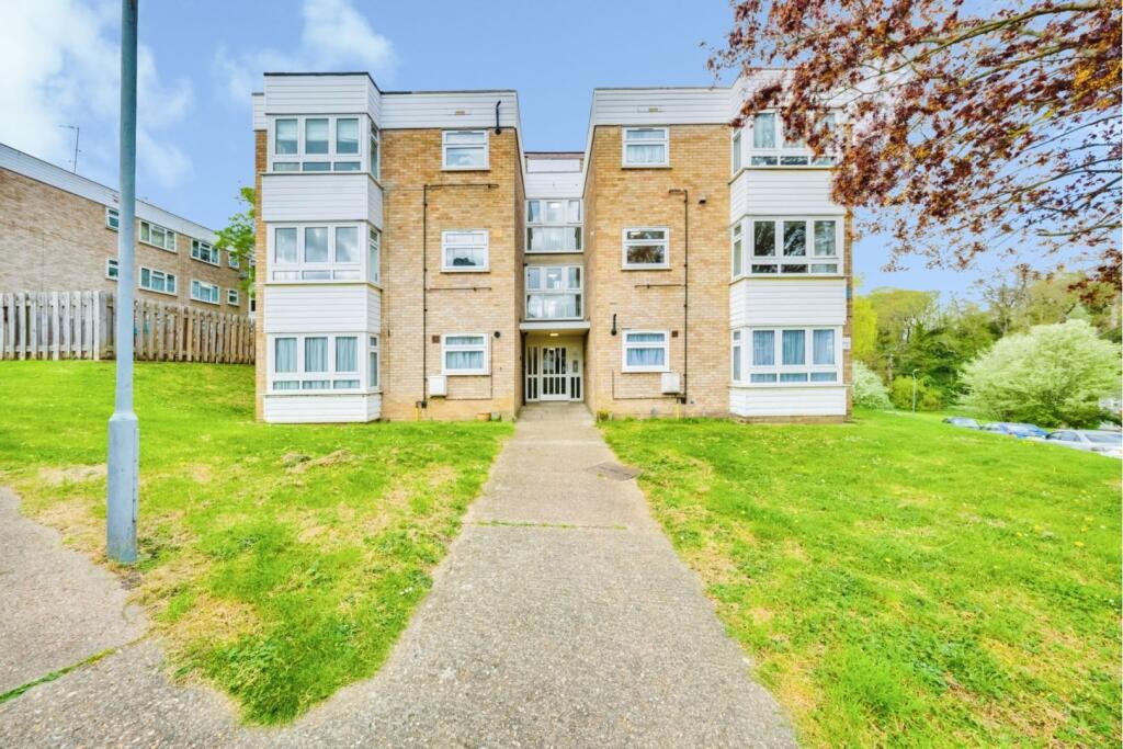 Main image of property: 45 Grove Road, Bexleyheath, DA7