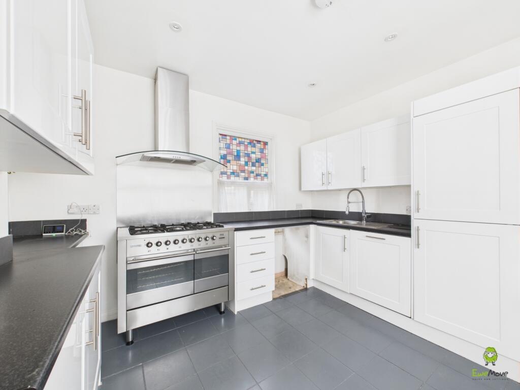 Main image of property: 296a, Broadway, BEXLEYHEATH, DA6