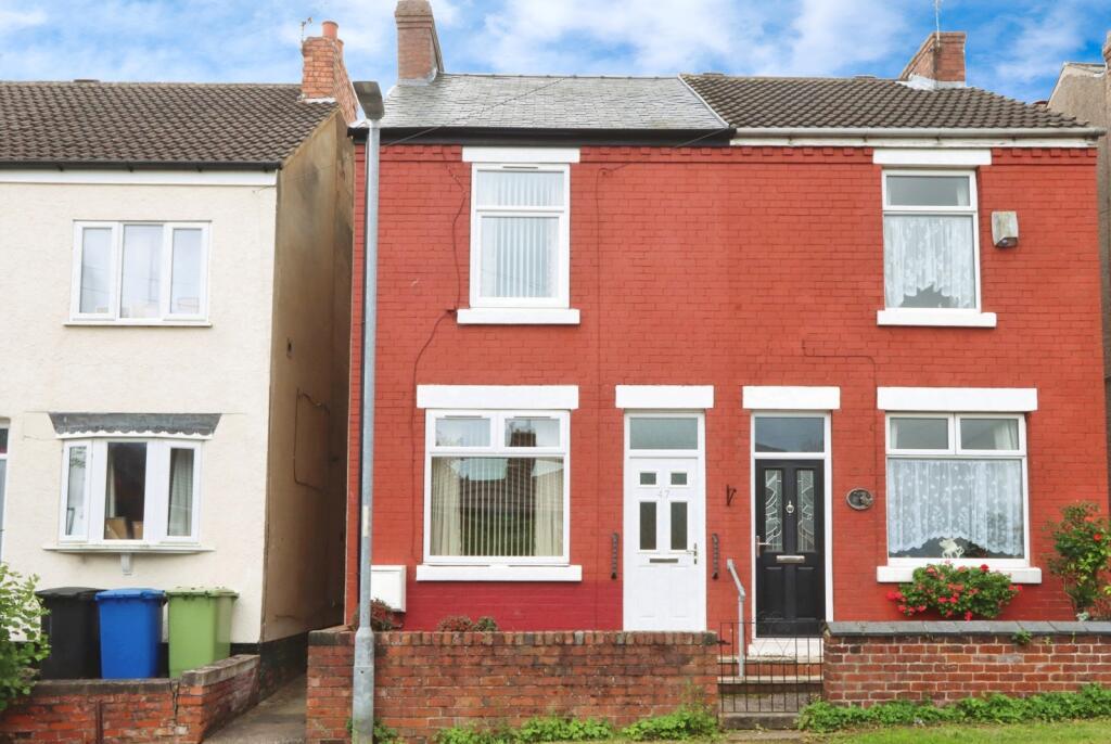 2-bed terraced on John Street, Brimington, Chesterfield, Derbyshire, S43, £125,000