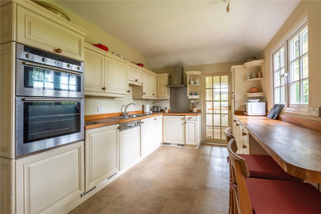 Old Reigate Road, Dorking, Surrey, RH4 photo 4