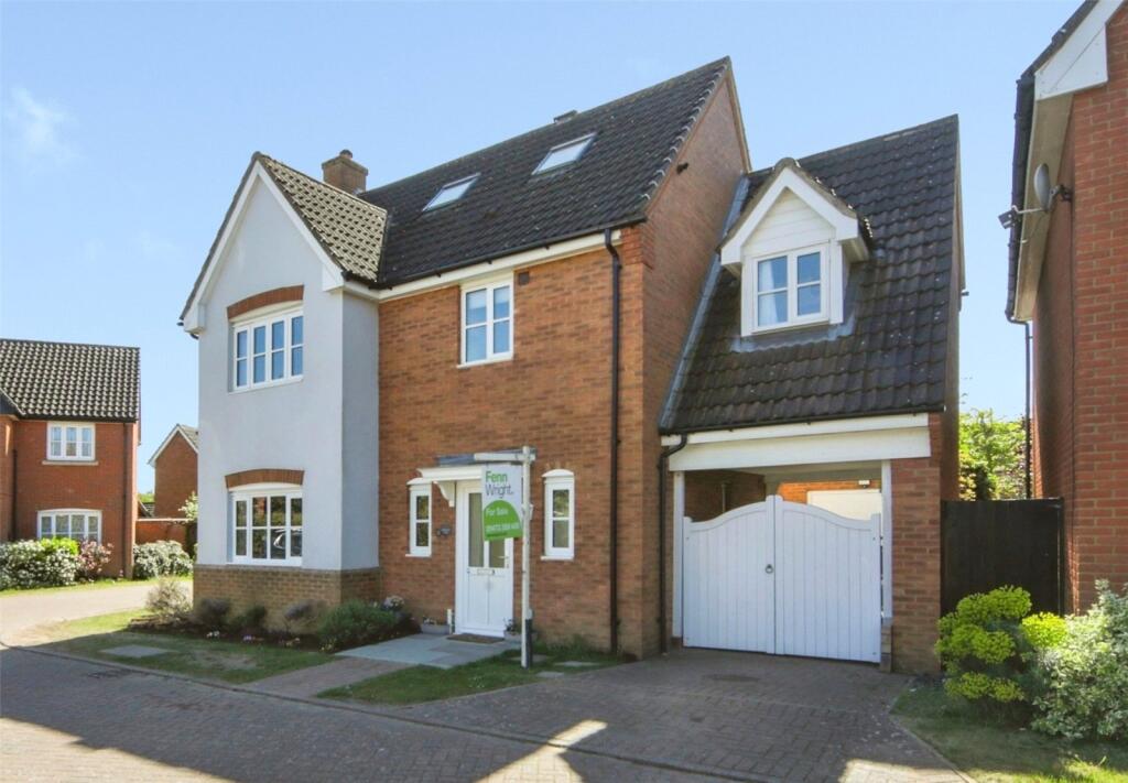 Main image of property: Masterson Grove, Kesgrave, Ipswich, Suffolk, IP5