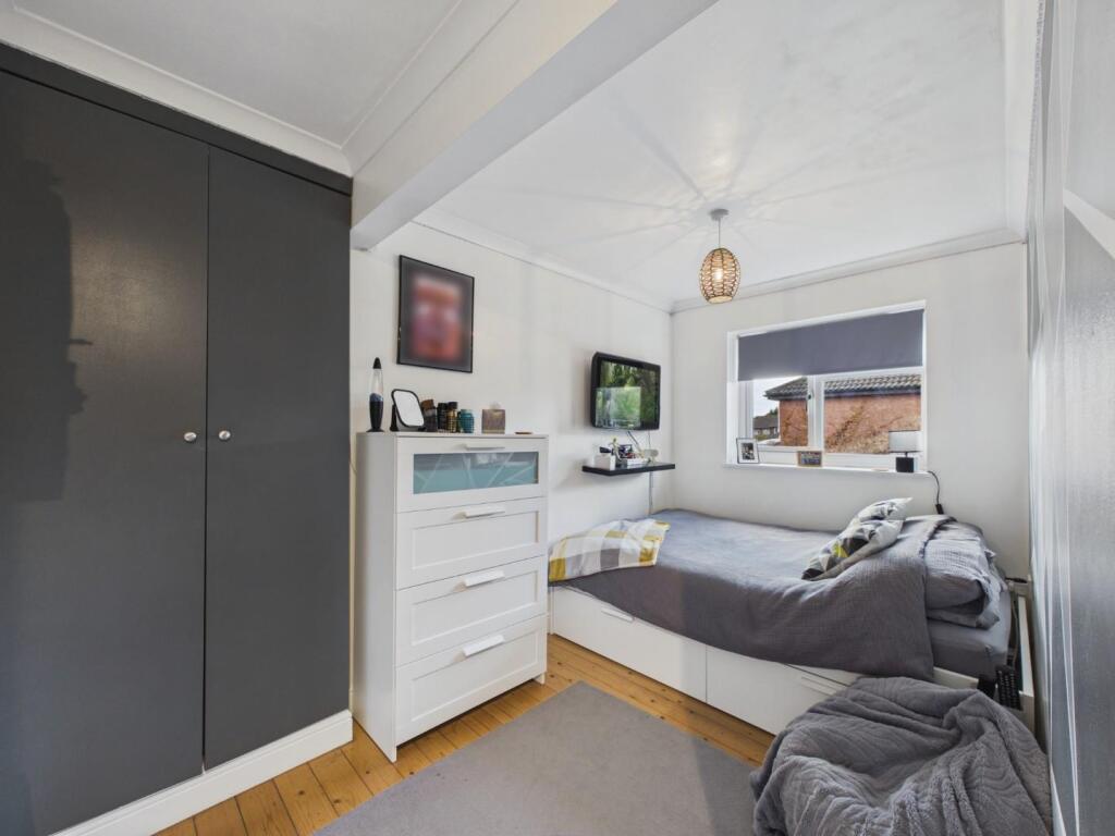 House in Tonbridge - More