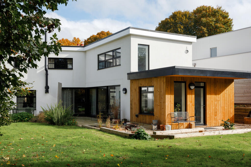 5 bed detached - Kaylow, Frome, Somerset image 3