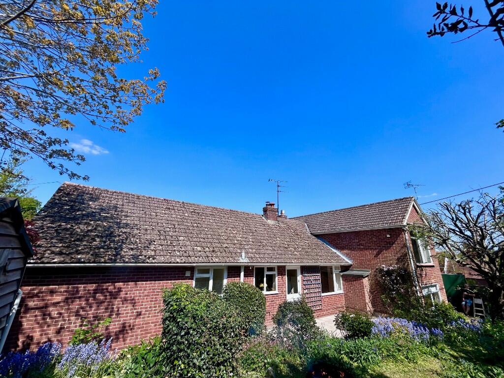 Main image of property: High Street, Kintbury, RG17 9TW
