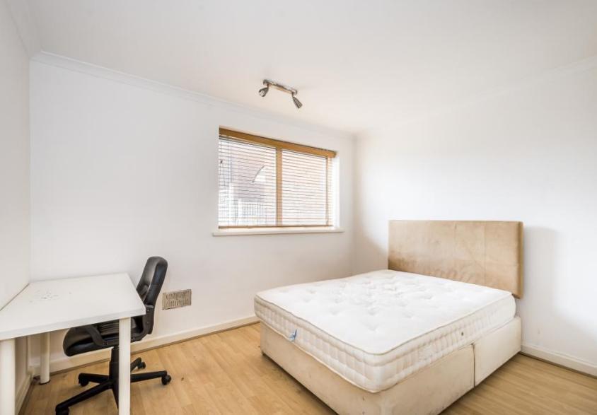 Main image of property: Parkgate Road, London