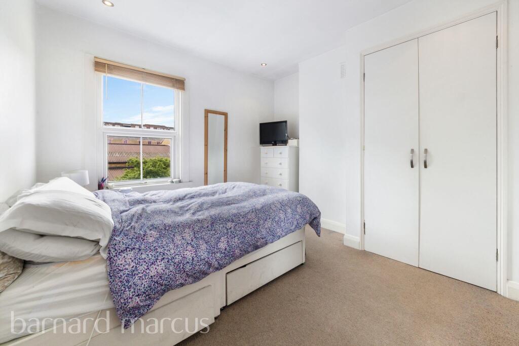 Apartment in London - View 5