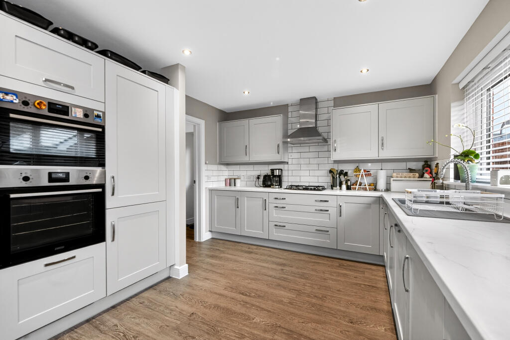 Hilton Drive, Hatfield Peverel, CM3 photo 4