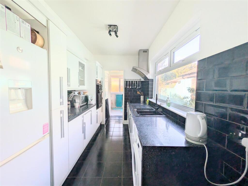 House in Southampton - View 4