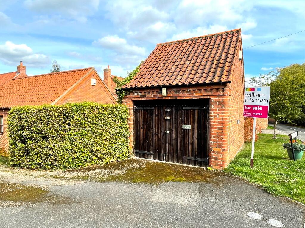 Manor Road, Scrooby, DONCASTER photo 4
