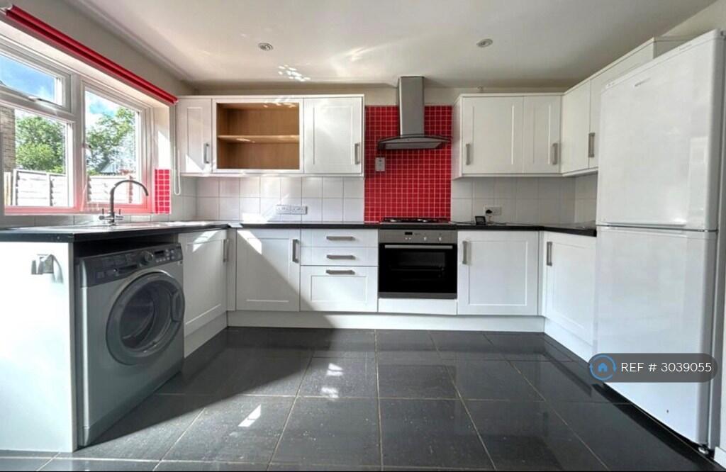 House in Marlow, Buckinghamshire - View 2