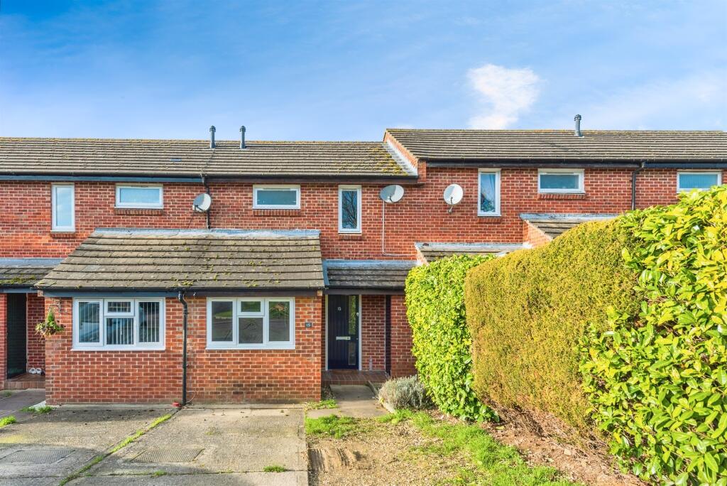 Main image of property: Poplar Close, Garsington, Oxford