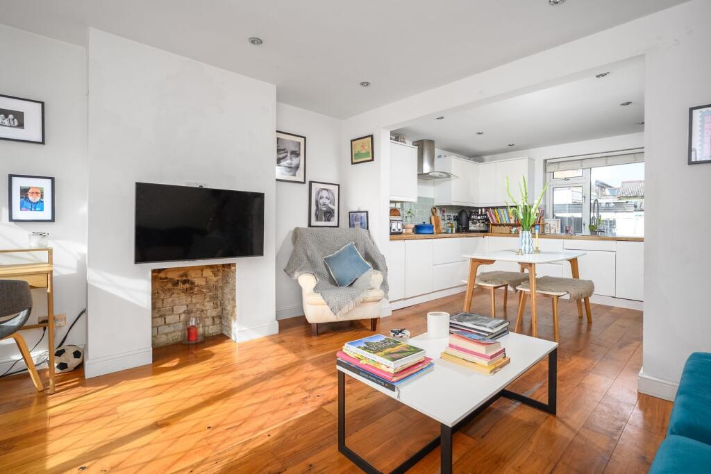 House in Kingston upon Thames - View 4