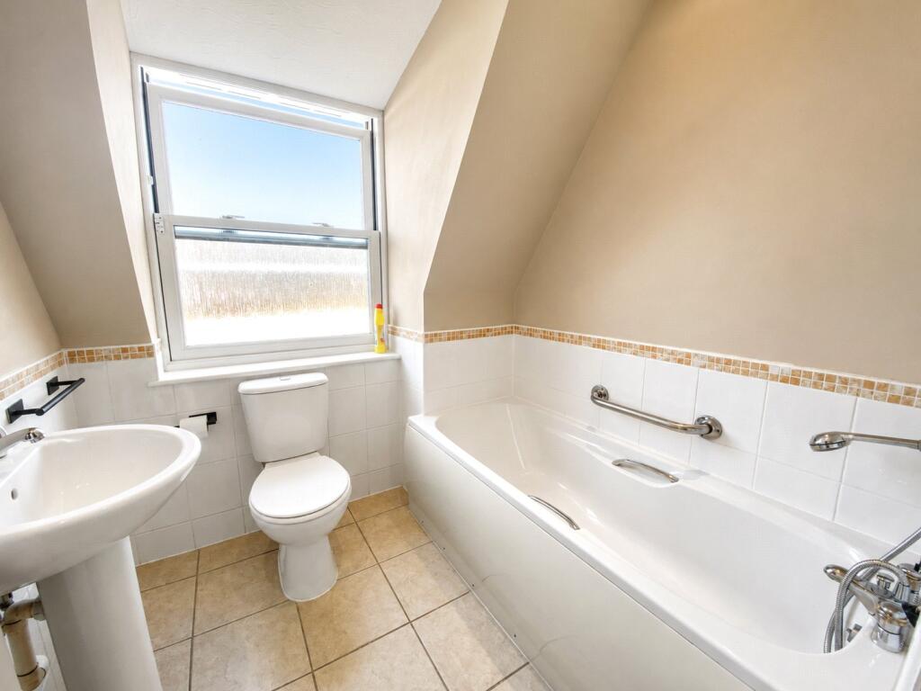 Apartment in Exeter - More