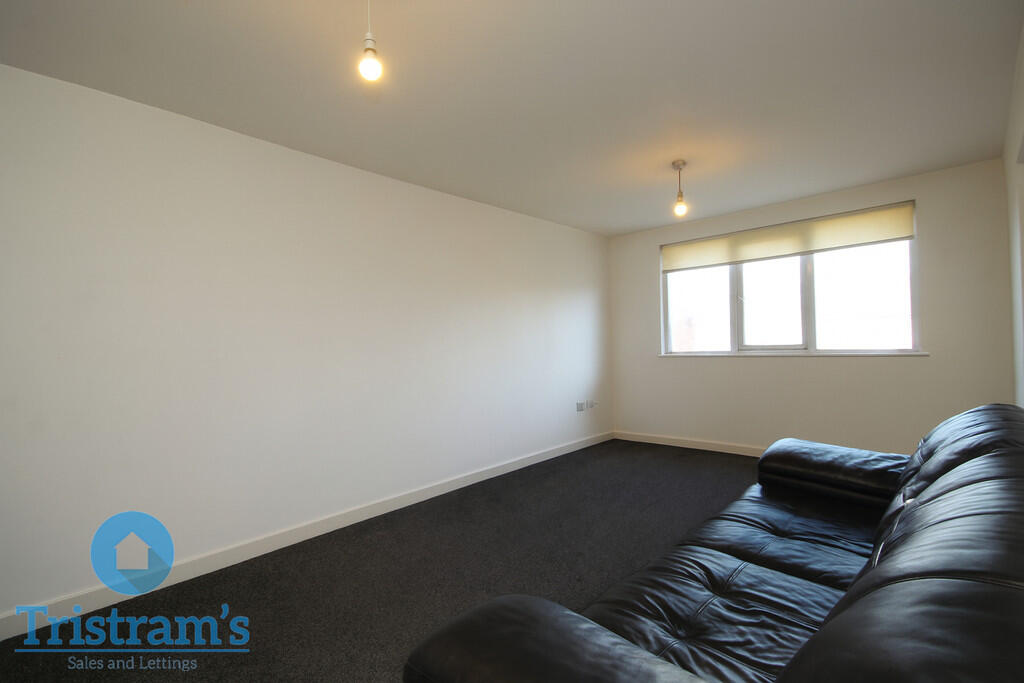 Apartment in Nottingham, Hyson Green - View 5