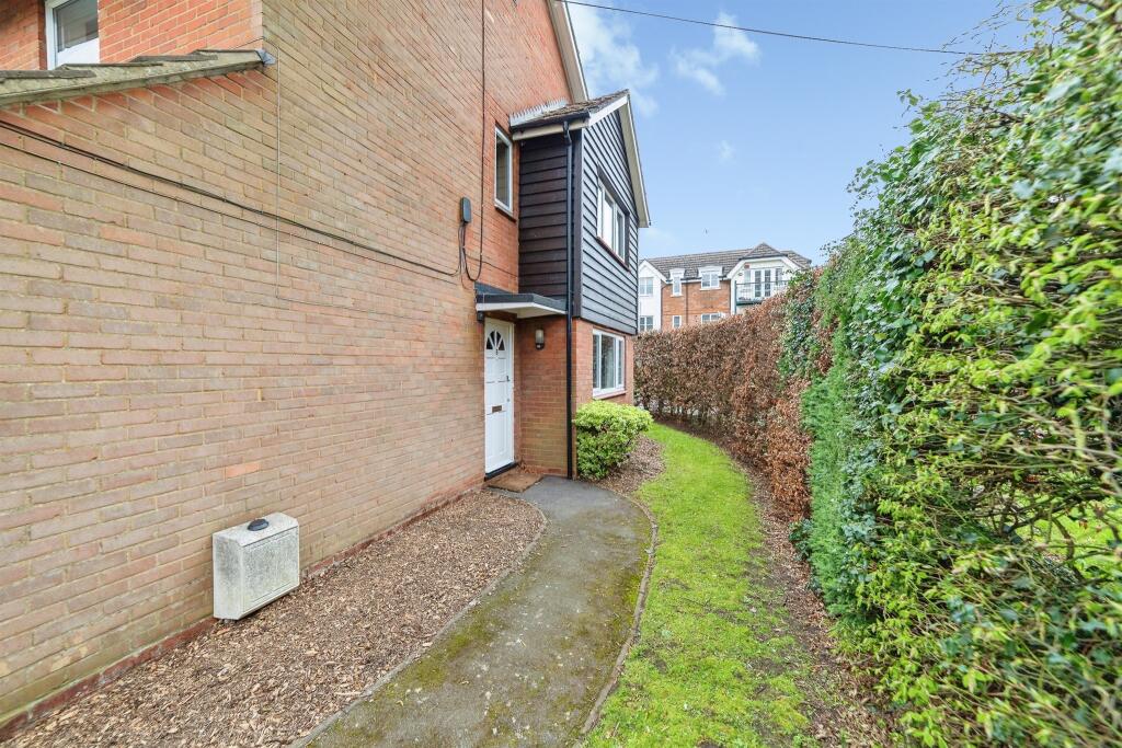 Additional image 13 of Canonsfield Road, Welwyn