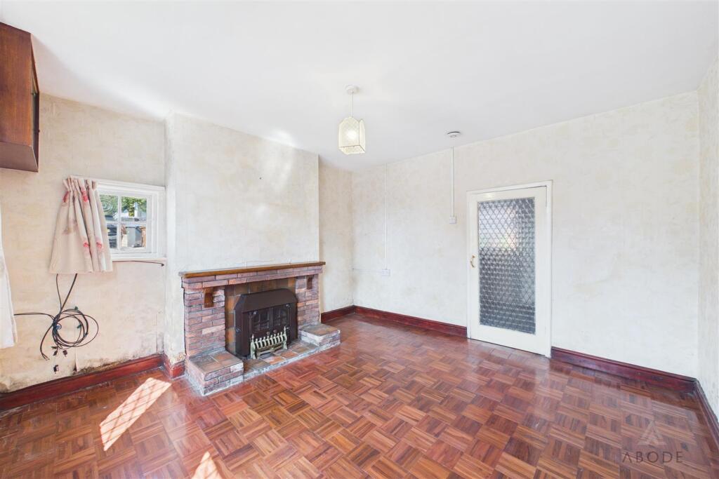 House in Stoke-on-Trent - View 4