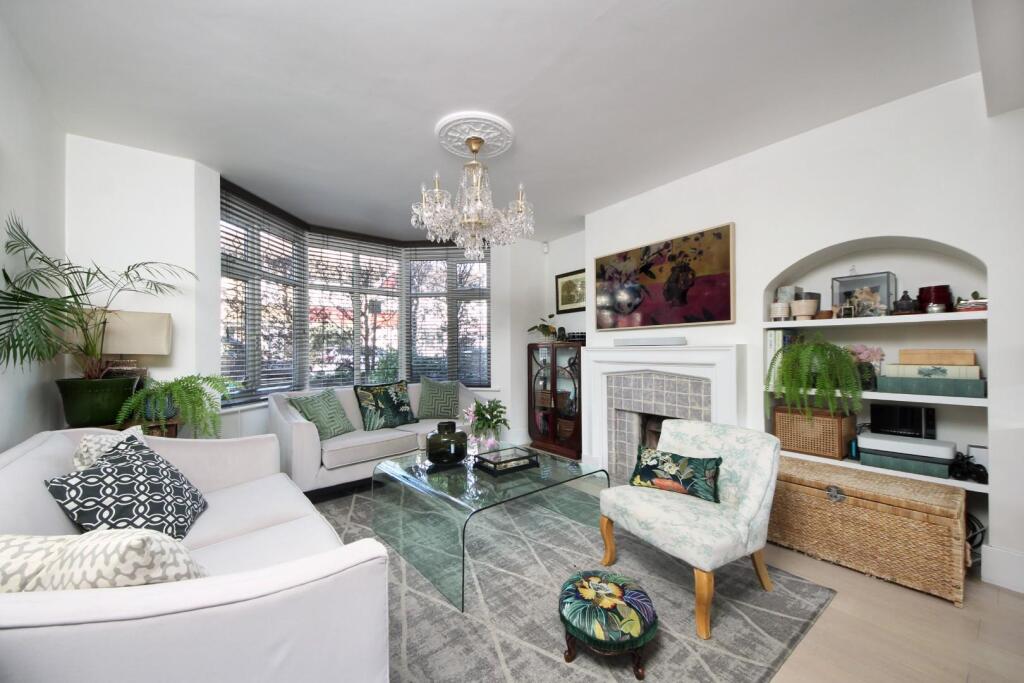 Court Way, W3 photo 2