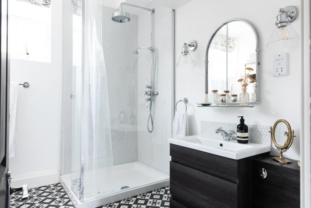 Apartment in Bath, Walcot - More