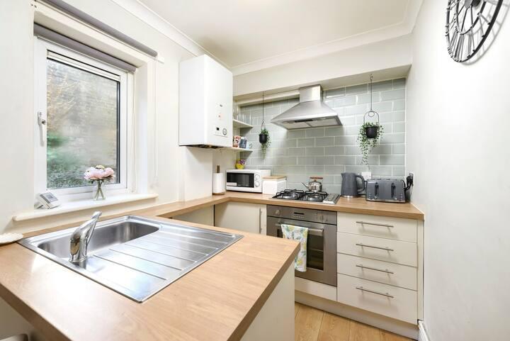Apartment in Slough - More