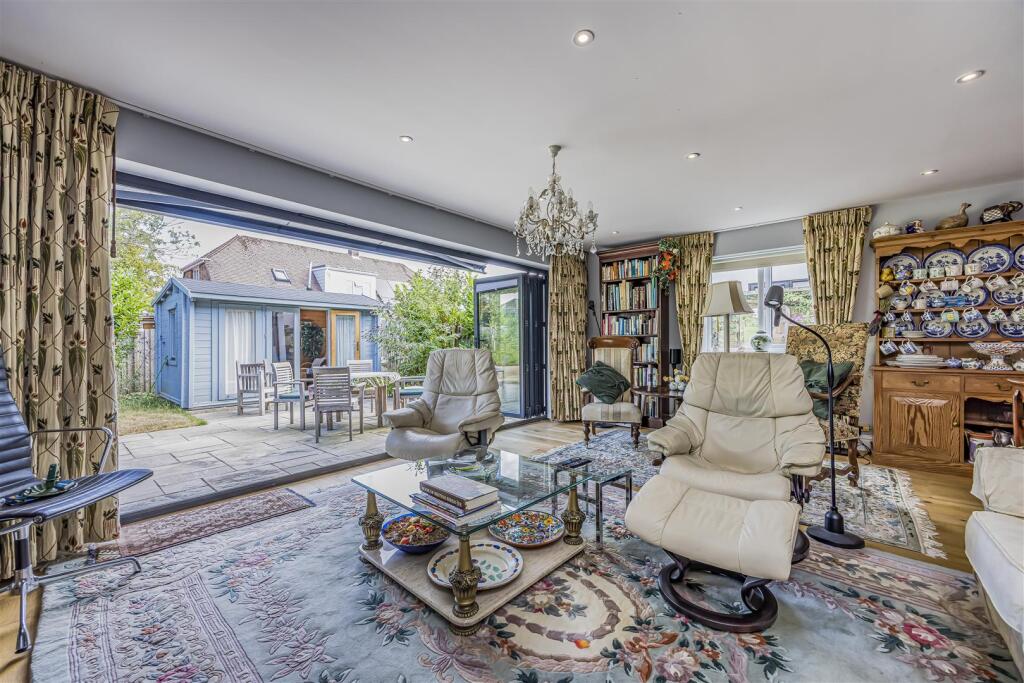 House in Havant, Emsworth - View 3