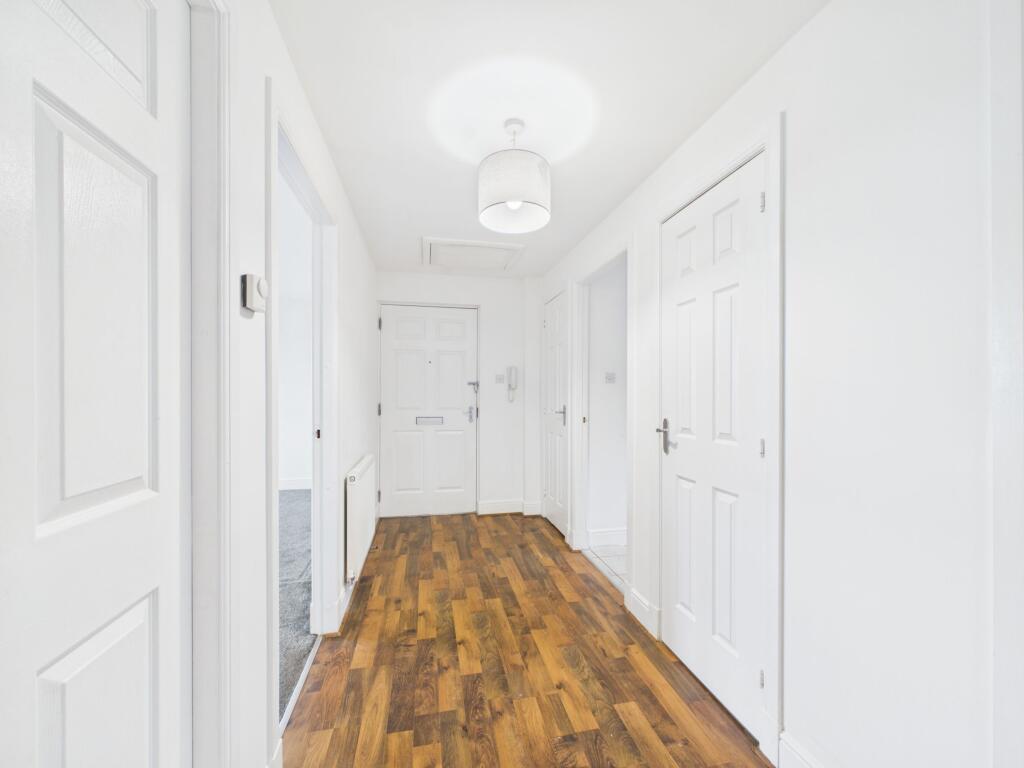 Apartment in Motherwell, South Lanarkshire - More