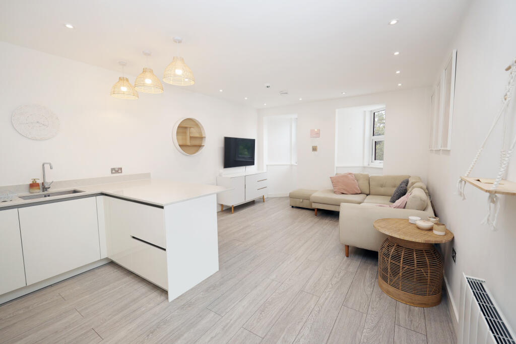 Apartment in Stockport, Greater Manchester - View 3