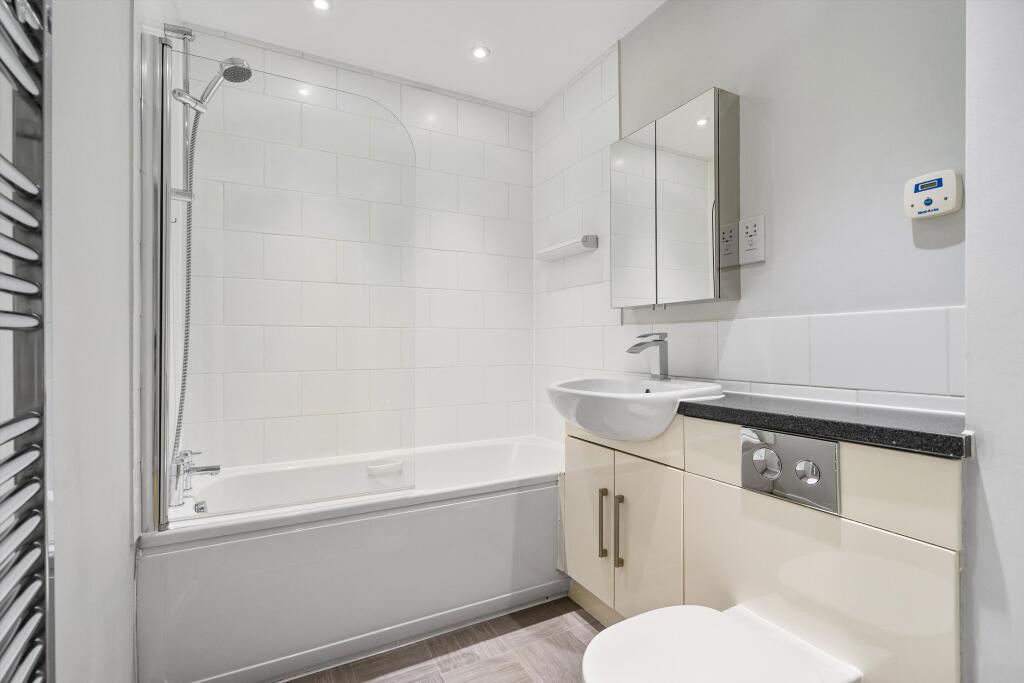 Apartment in London - View 5
