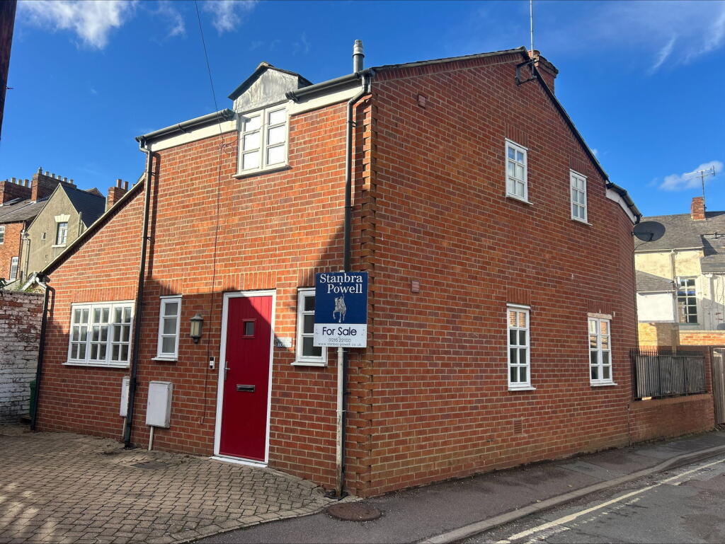 Main image of property: New Road, Banbury OX16 9PN