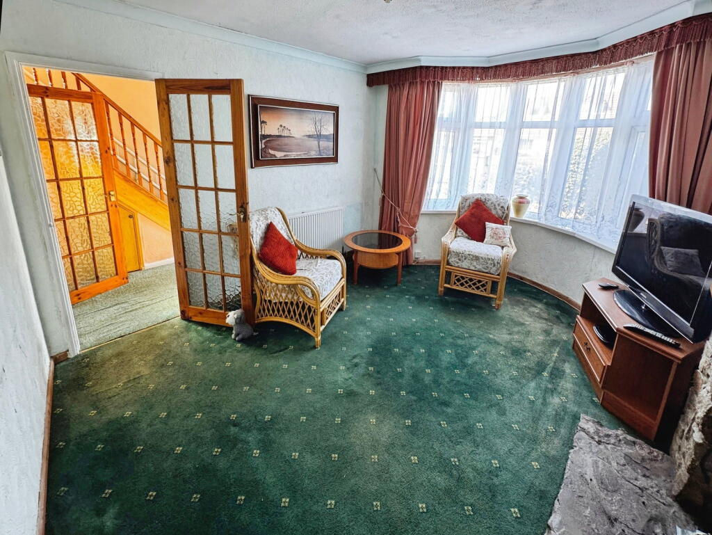House in Porthcawl - More