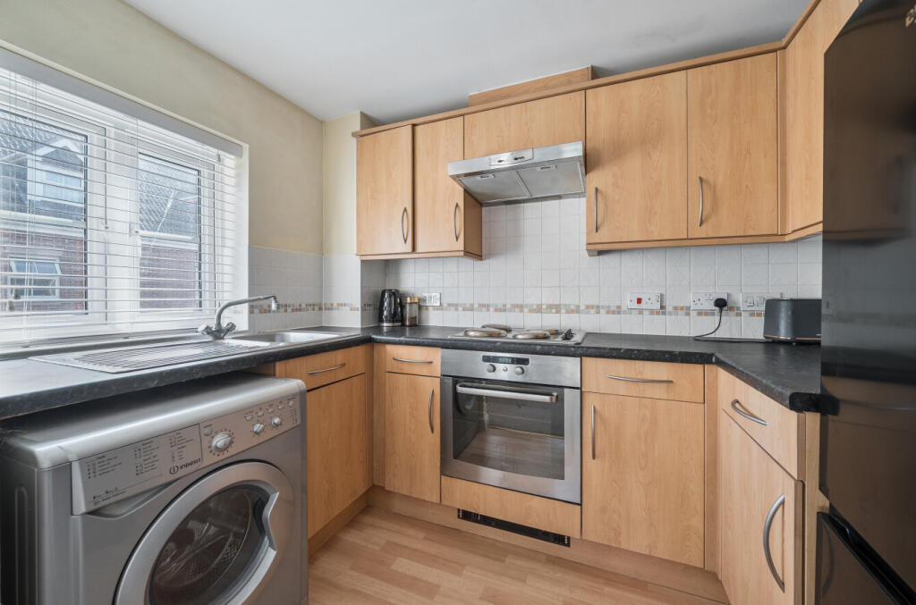 Apartment in Fareham, Hampshire - View 3